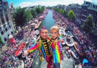 荷兰特色：运河上的同志骄傲巡游