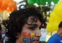 印度农村对同性恋者进行家庭“内部矫正”，爱应不应该分性别