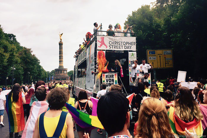 成千上万人参加柏林LGBT骄傲巡游