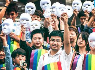 “释宪”后同性婚姻在台湾地区仍受挫 法官驳回二人登记结婚诉求