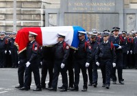 巴黎恐袭殉职警察下葬之时，法国出现反同性恋言论